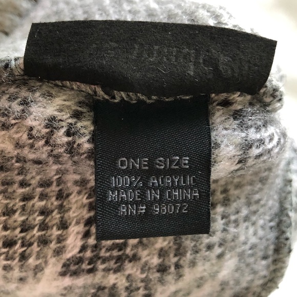 Steve Madden Snake Print & Neon Beanie Pom Hat - Picture 10 of 12